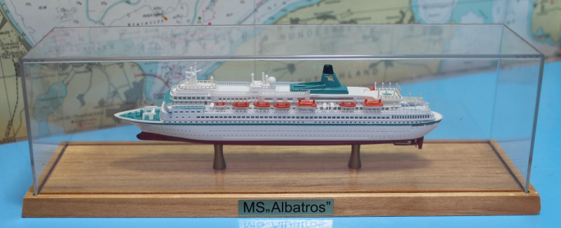 Cruise ship "MS Albatros" Phoenix Reisen full hull in showcase (1 p.) BH 2004 - 2020 in 1:1100